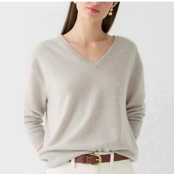 J. Crew Sweaters - J.Crew 100% Cashmere V-Neck Sweater Women's S Oversized Light Gray EUC